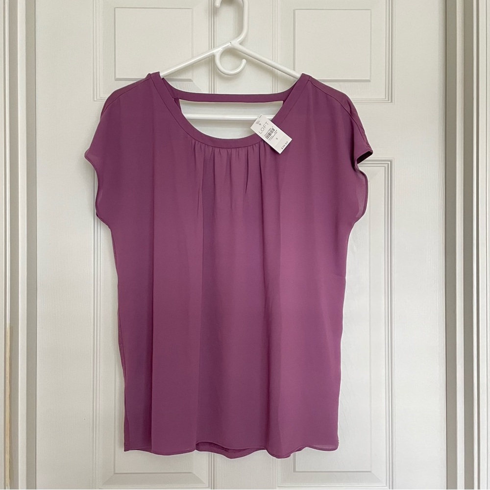 LOFT Plum Cap-Sleeve Open-Back Blouse – Small